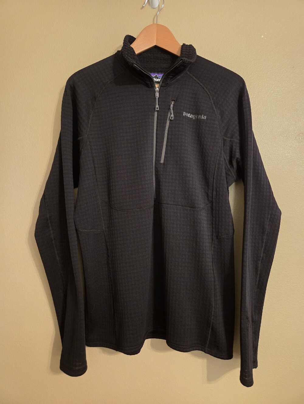 PATAGONIA R1 Black Quarter Zip Grid Fleece Gorpcore Base Layer Pullover Men's M